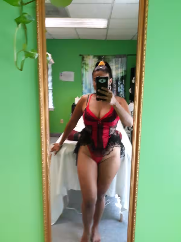 Vicky - Escort/Massage in College Park, MD